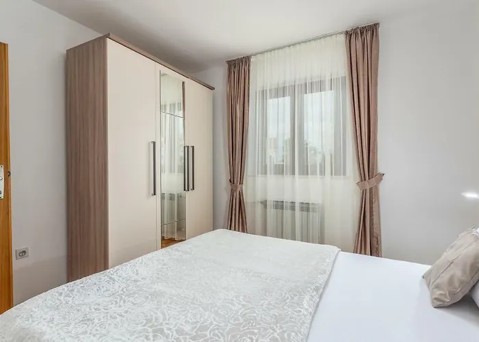 아파트 Marizela 포레치